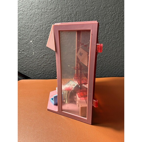 "Strut It! Fashion Boutique Playset Doll Accessory Pink Display Case W/ Extras" - Picture 5 of 5